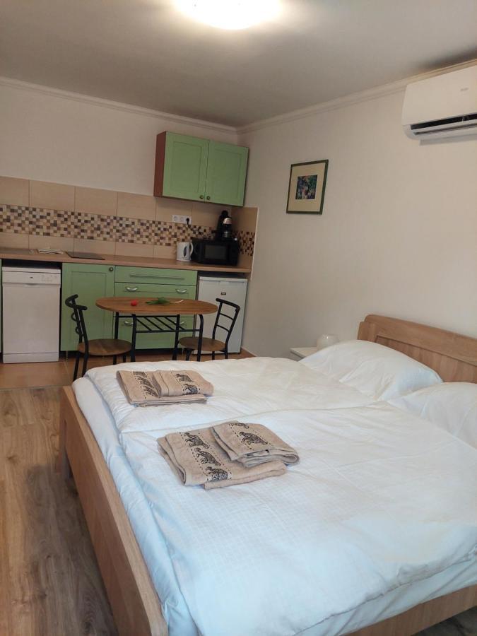 Apartamento Szent Bernat Vendeghaz Veszprém Exterior foto