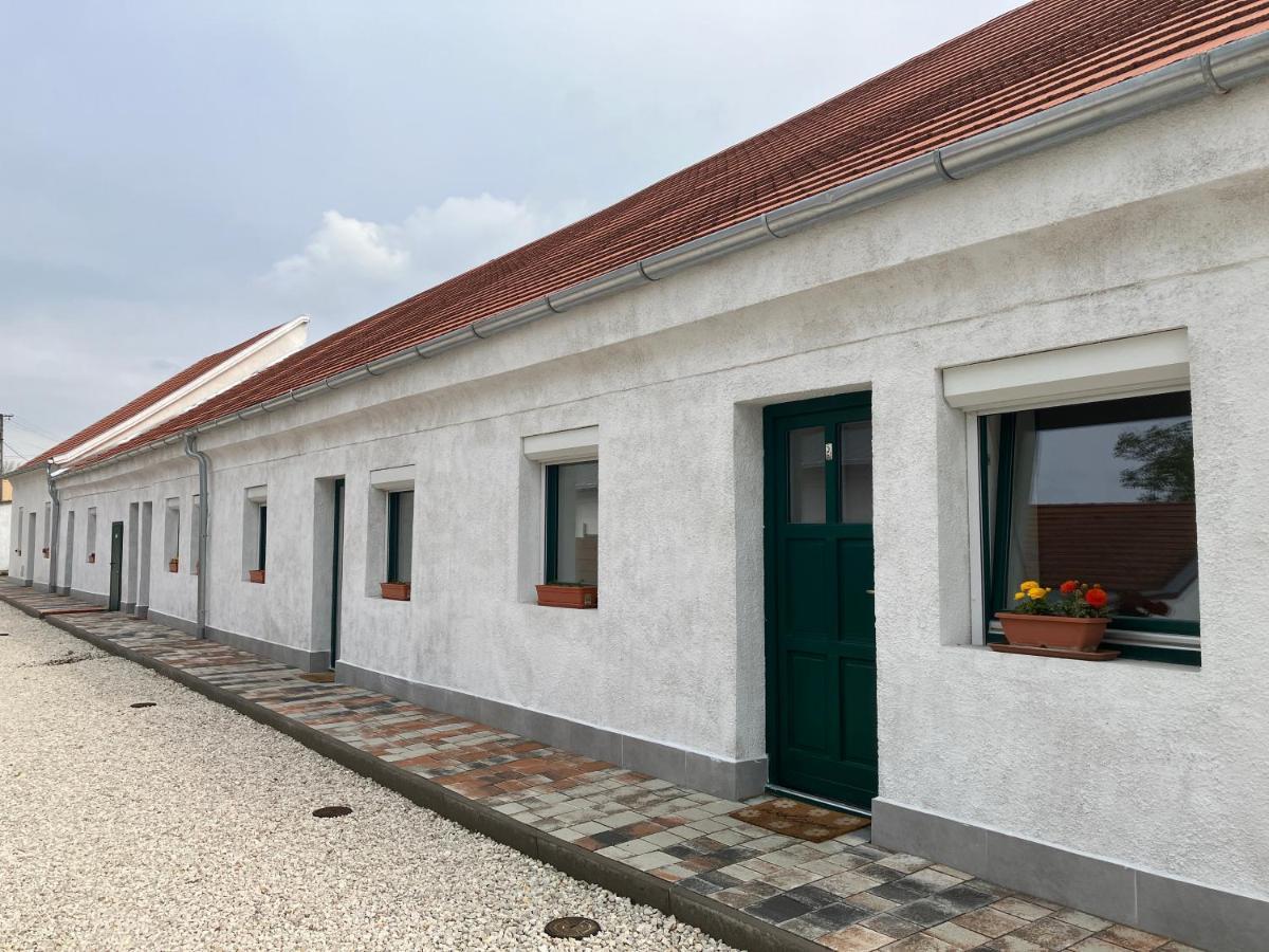 Apartamento Szent Bernat Vendeghaz Veszprém Exterior foto